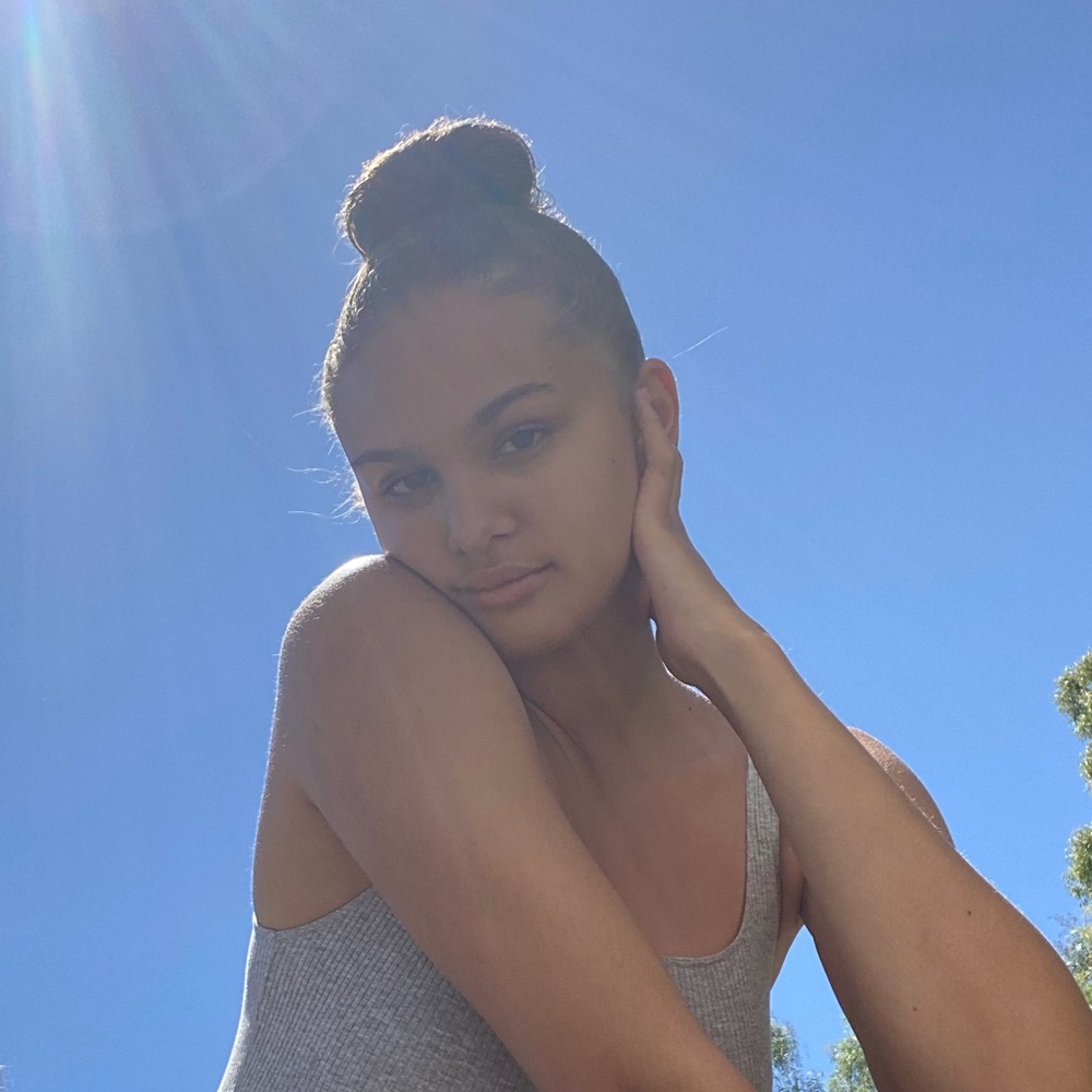 Meet your Posher, Adrianna